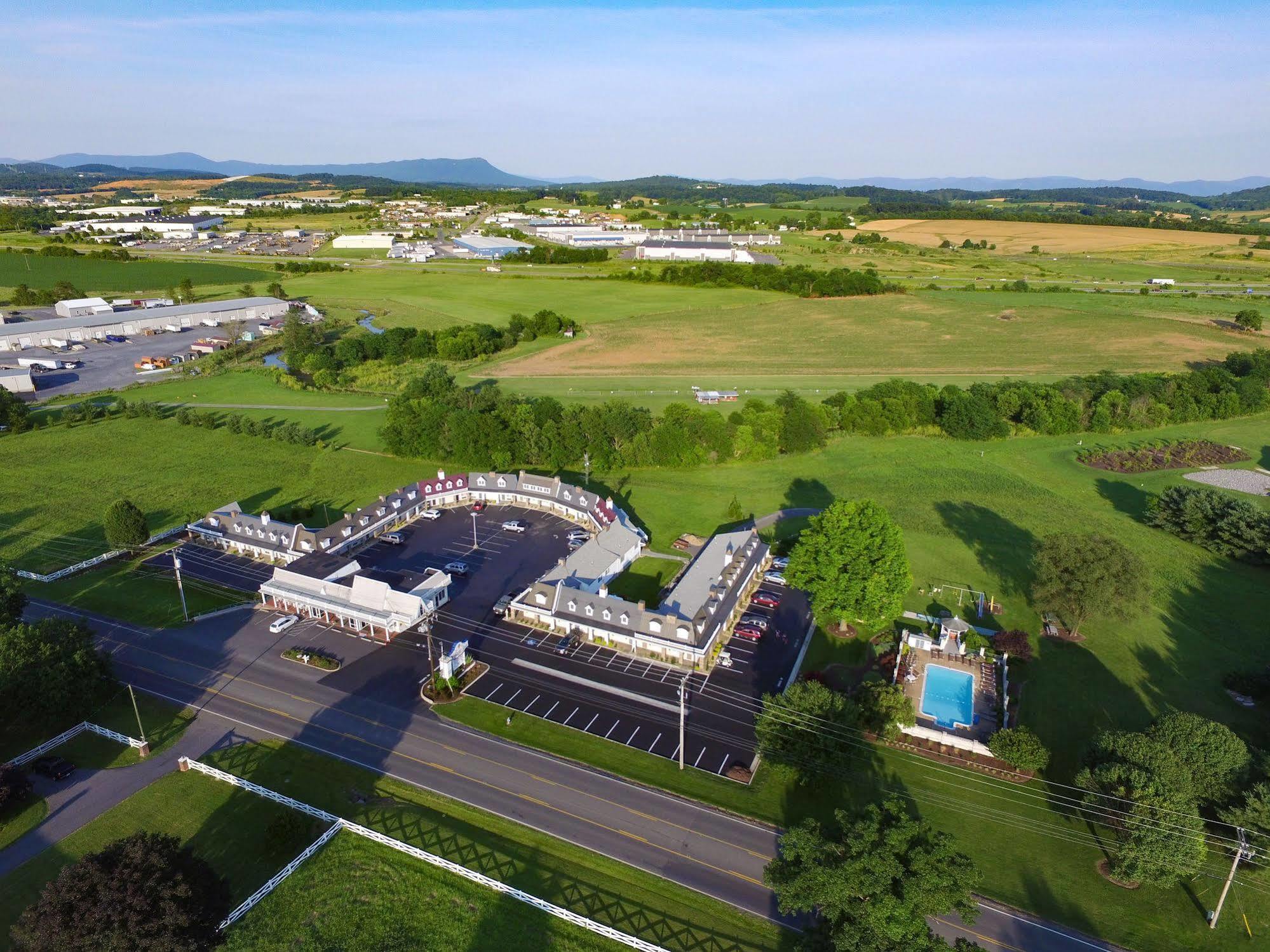 Motel The Village Harrisonburg