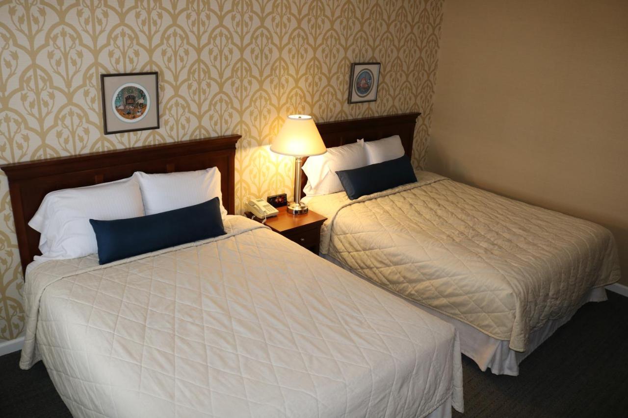 The Village Motel 4*