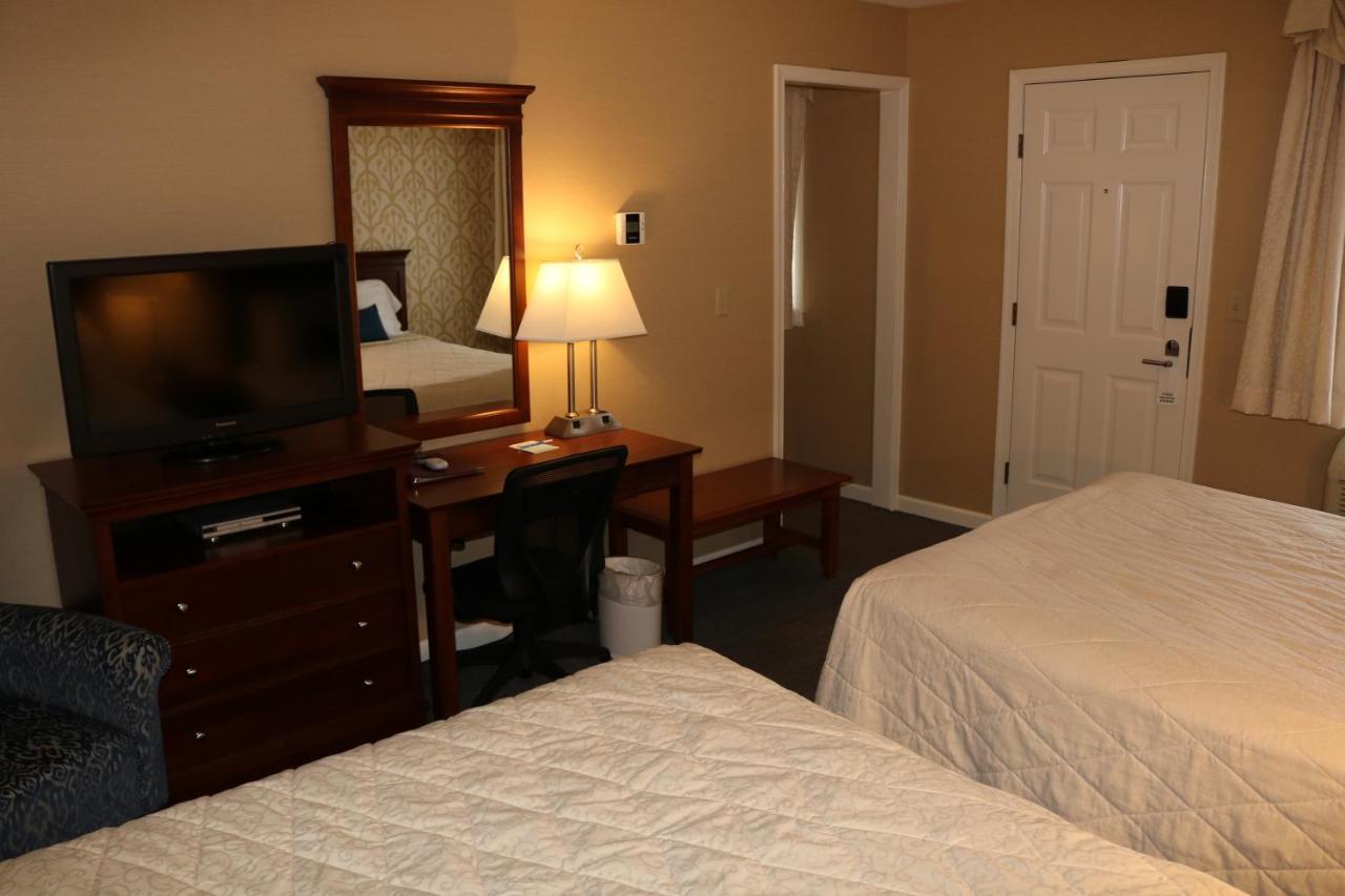 The Village Motel 4*